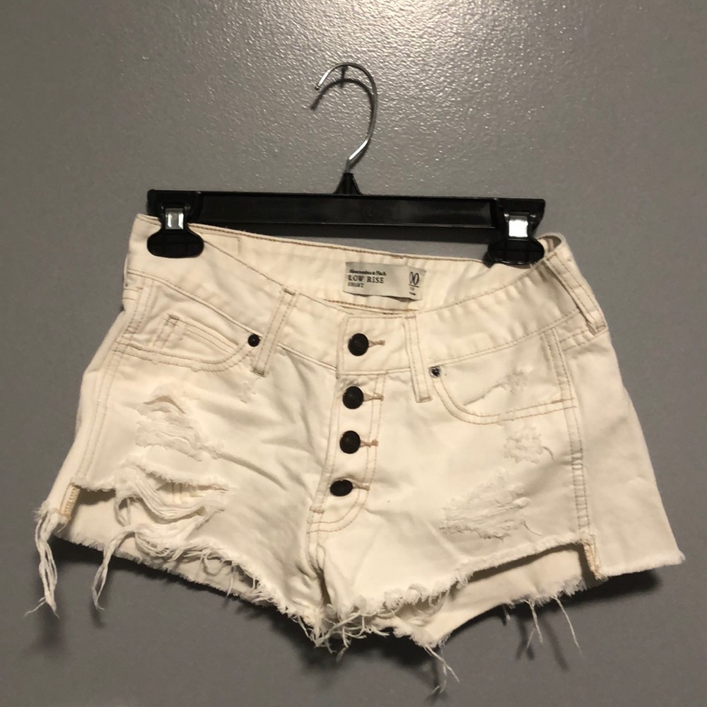 Abercrombie & Fitch low rise white shorts